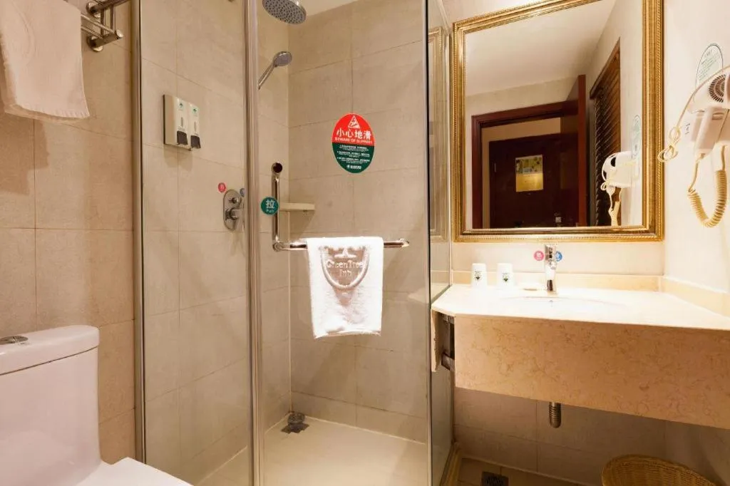 GreenTree Inn Shanghai Songjiang WanDa Plaza RonGMEi Road Express Hotel