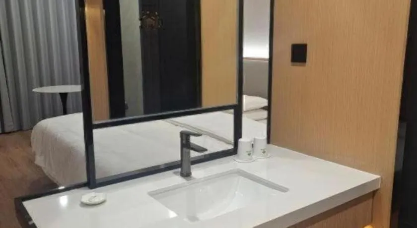 GreenTree Inn Shanghai Songjiang WanDa Plaza RonGMEi Road Express Hotel