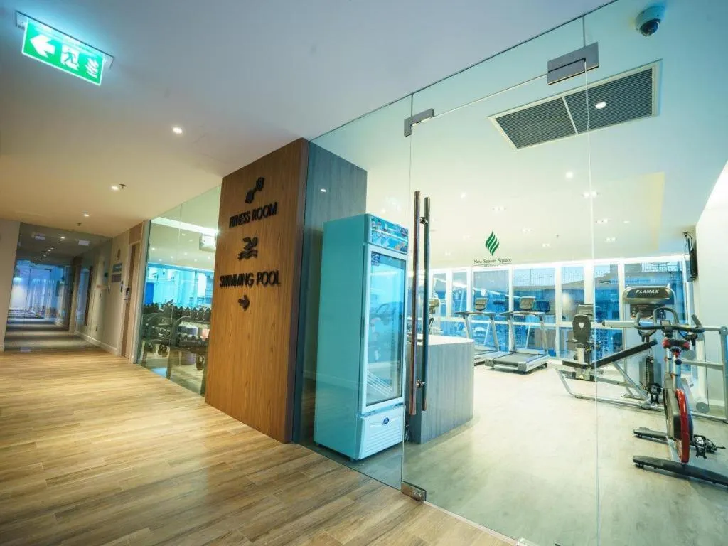 New Season Square Hotel