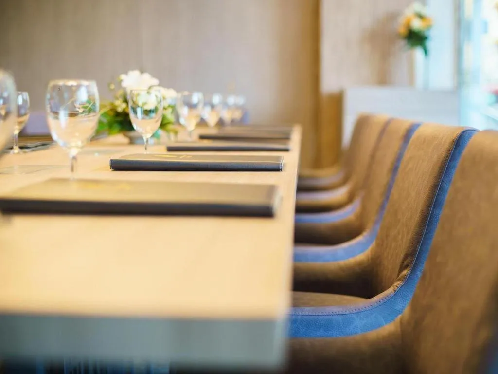 New Season Square Hotel