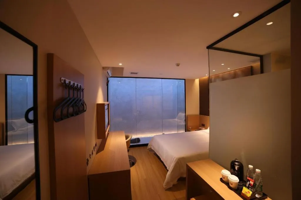 Bed in IU Hotel Guangzhou Taihe Square Branch