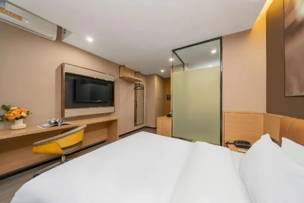 Bed in IU Hotel Guangzhou Taihe Square Branch