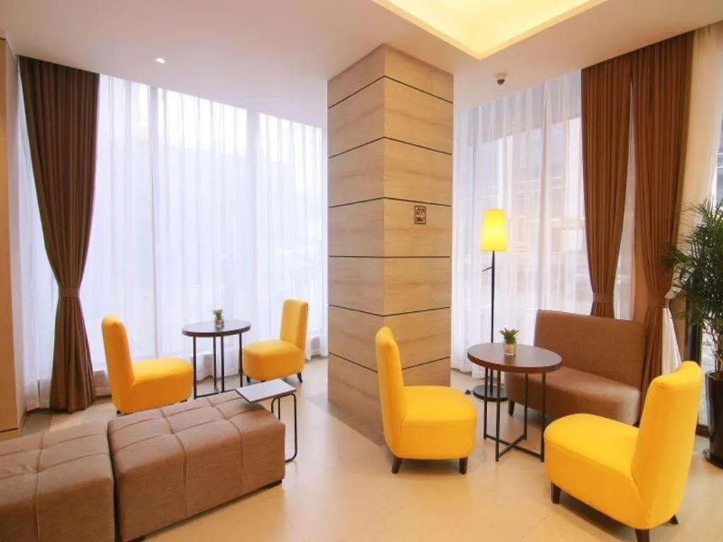 Home Inn Plus Shanghai Zhangjiang Guanglan Road Metro Station