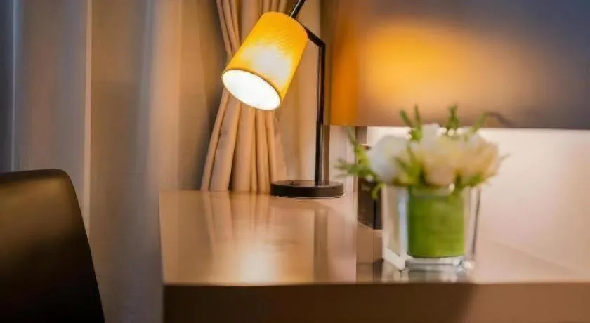 Home Inn Plus Shanghai Zhangjiang Guanglan Road Metro Station