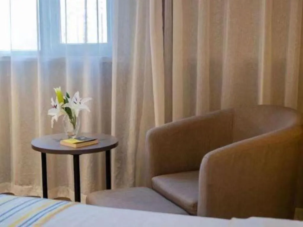 Home Inn Plus Shanghai Zhangjiang Guanglan Road Metro Station