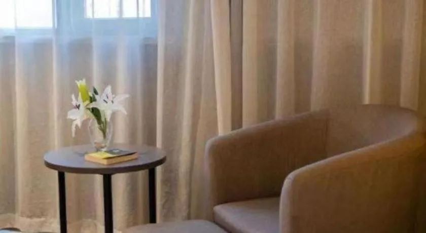 Home Inn Plus Shanghai Zhangjiang Guanglan Road Metro Station