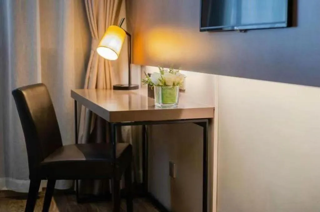 Home Inn Plus Shanghai Zhangjiang Guanglan Road Metro Station