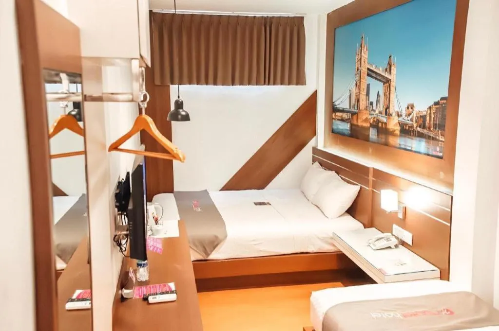 Bed in Neotel Hotel City Centre