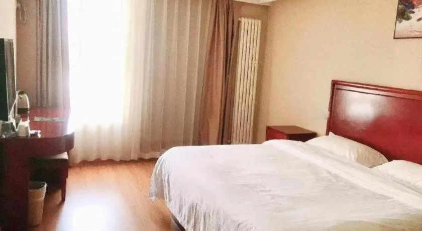 Bed in GreenTree Inn Tianjin JinNan ShuangLin Metro Station Express Hotel