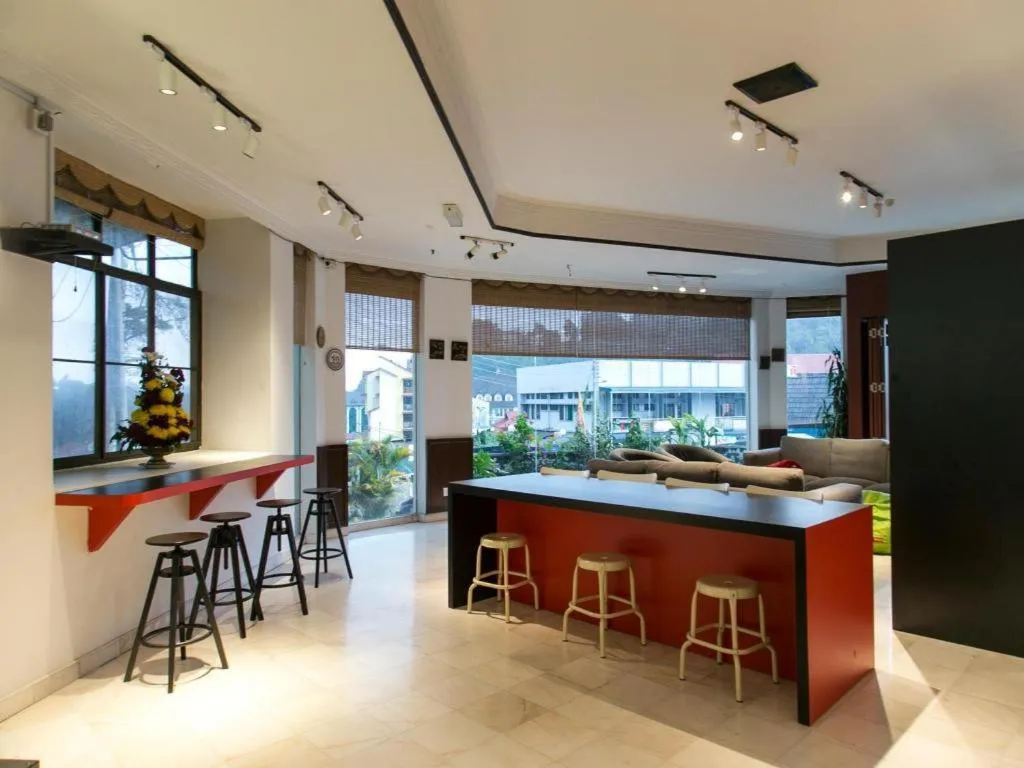 OYO 229 Parkland Hotel