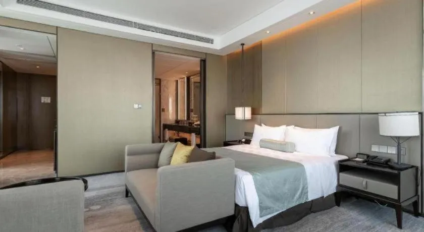 Bed in Golden Eagle Summit Hotel Kunshan