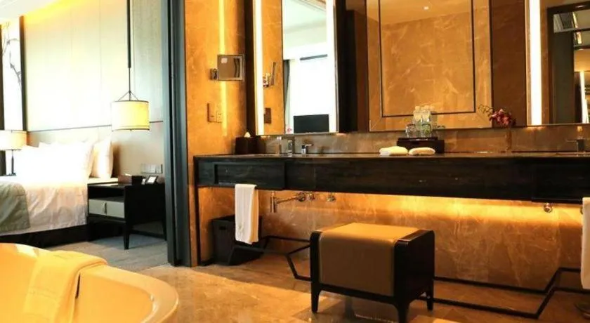 Bed in Golden Eagle Summit Hotel Kunshan