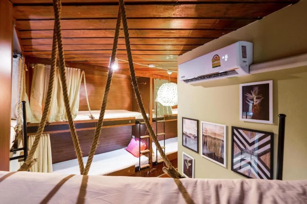 Bed in OYO 895 The Onion Hostel