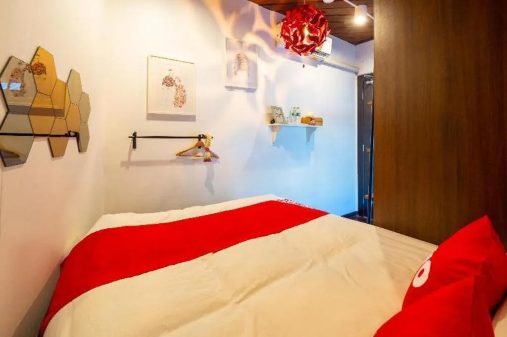 Bed in OYO 895 The Onion Hostel