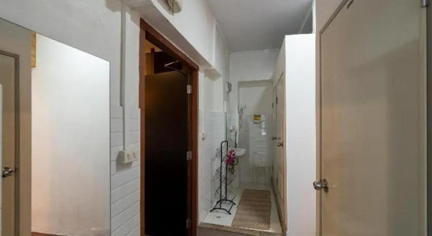 OYO 895 The Onion Hostel