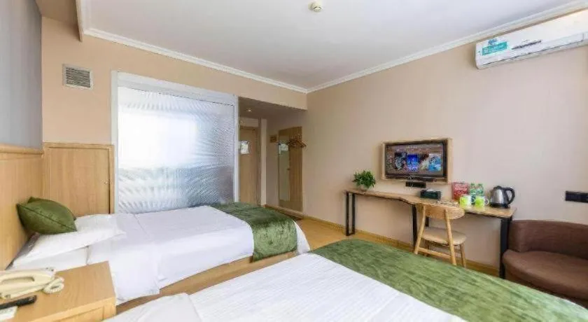 Bed in GreenTree Inn Lanzhou Gongjiawan Yangjiaqiao Express Hotel