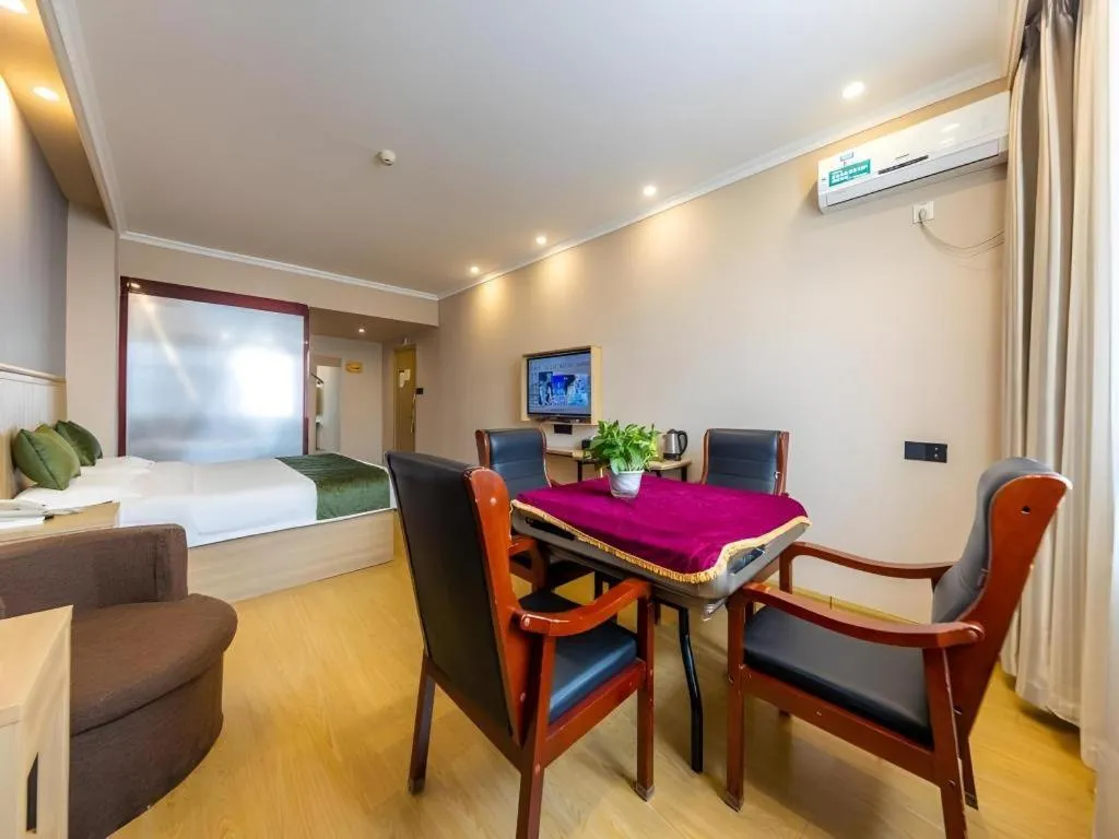 Bed in GreenTree Inn Lanzhou Gongjiawan Yangjiaqiao Express Hotel