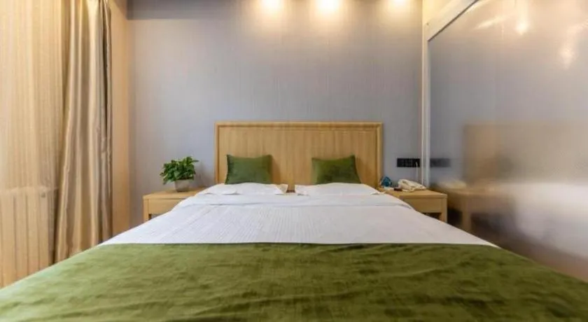 Bed in GreenTree Inn Lanzhou Gongjiawan Yangjiaqiao Express Hotel