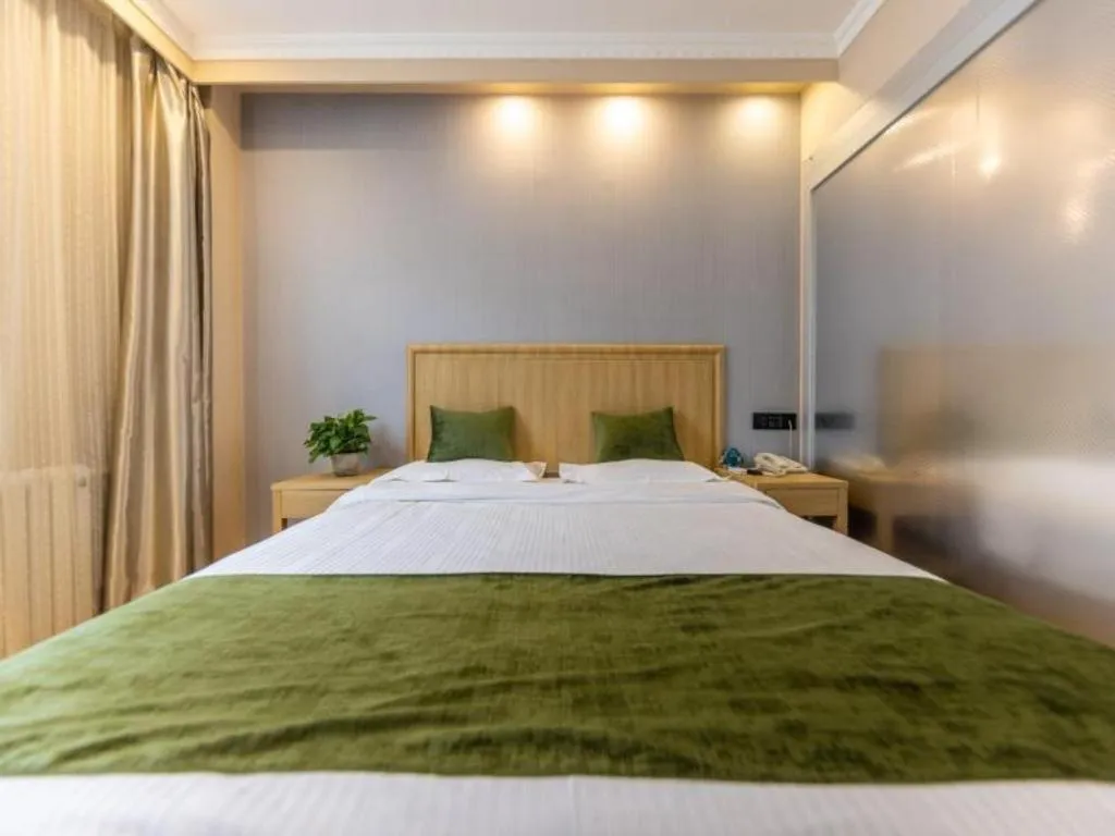 Bed in GreenTree Inn Lanzhou Gongjiawan Yangjiaqiao Express Hotel