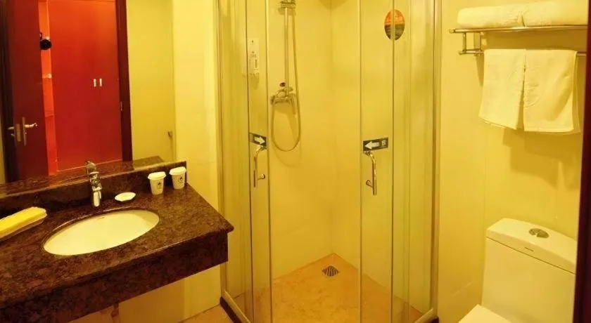 GreenTree Inn Qinhuangdao Peace Avenue Express Hotel