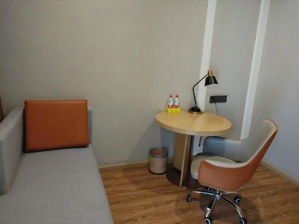 Vienna Hotel Jiangsu Danyang Railway Station