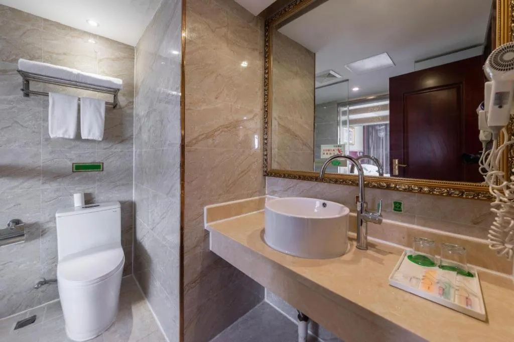 Vienna Hotel Yangzhou Outlets Plaza He Garden