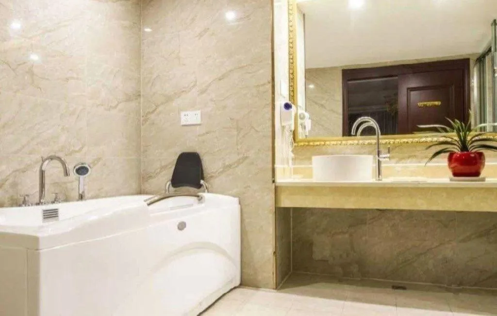 Vienna Hotel Yangzhou Outlets Plaza He Garden