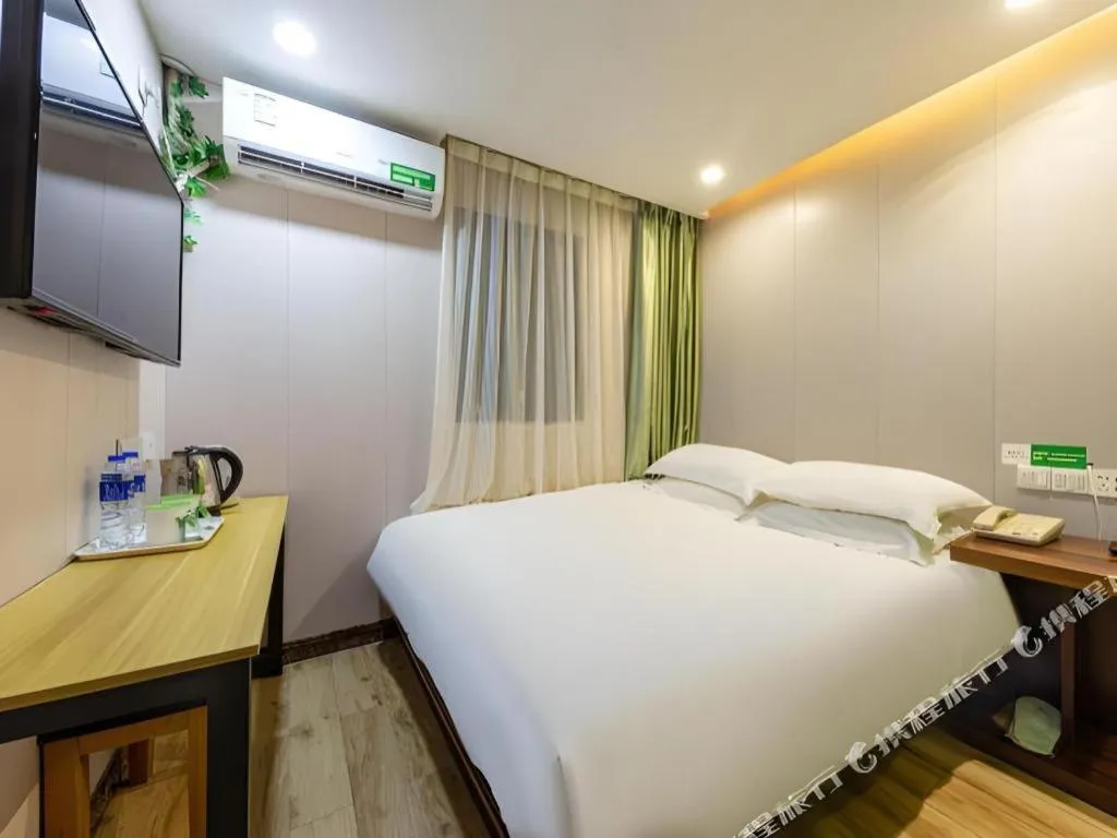 Bed in Vatica Shanghai Pudong Dishui Lake Branch