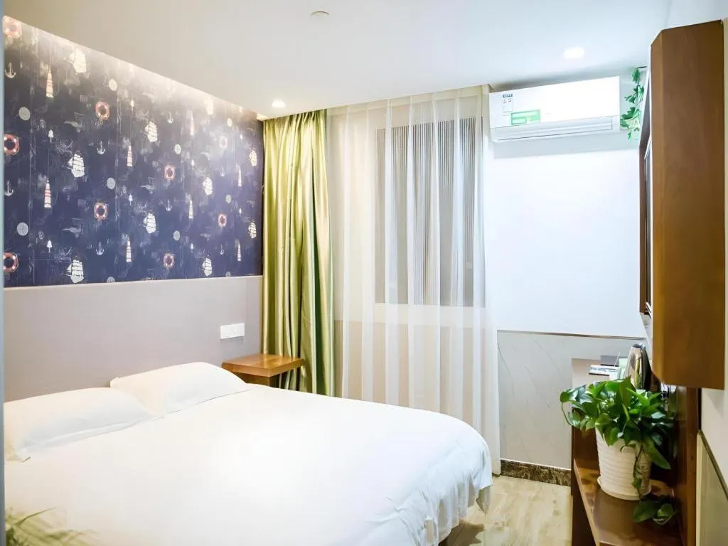 Bed in Vatica Shanghai Pudong Dishui Lake Branch