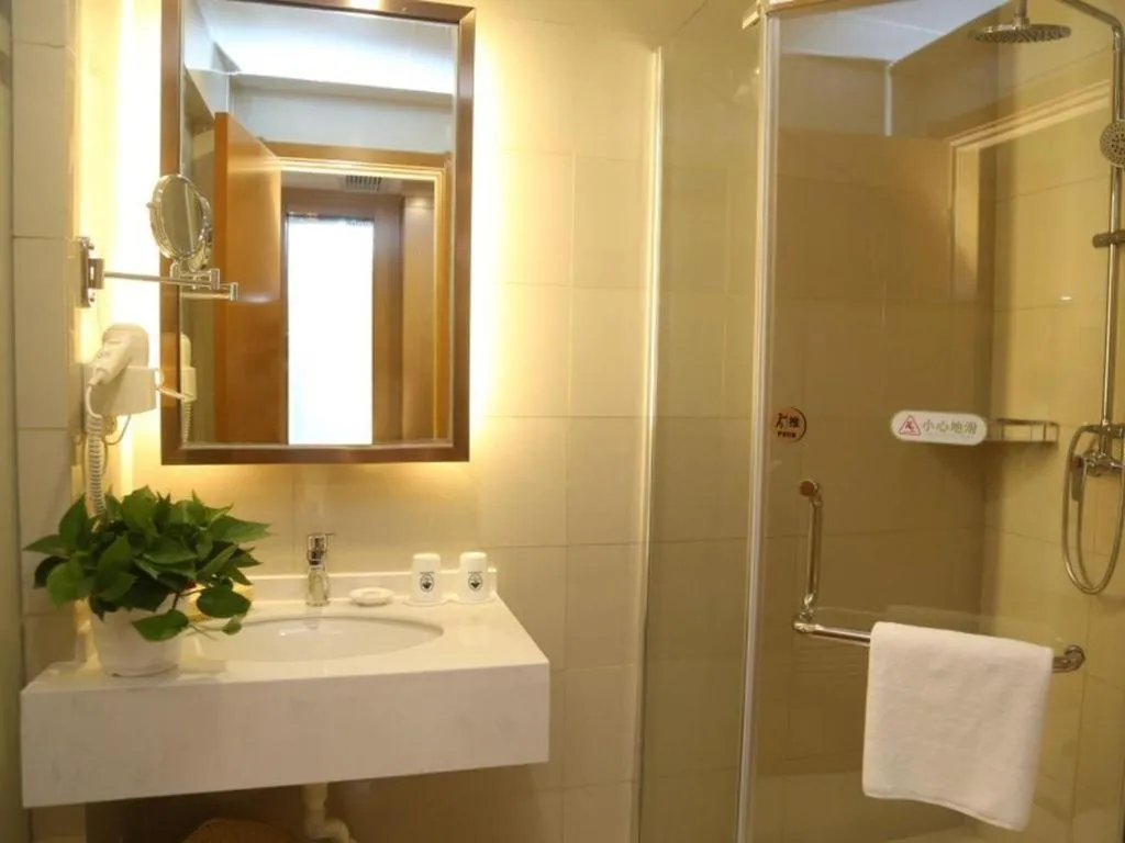 GreenTree Inn Nanjing Jiangning District Dongqi Road Vehicle 4S Park Branch