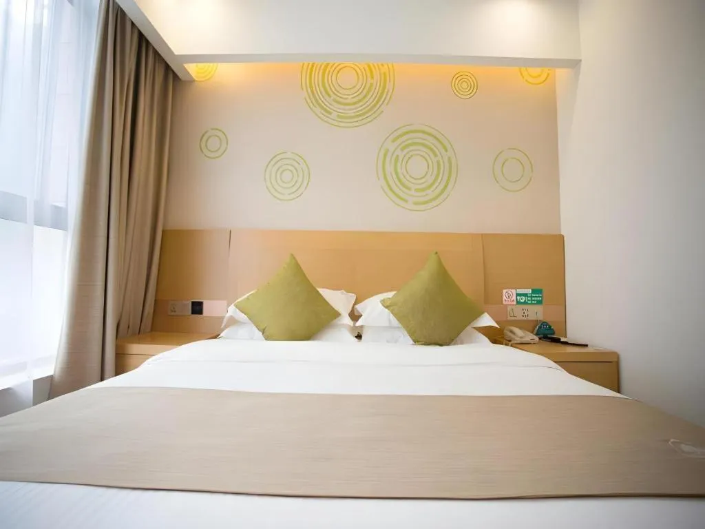 Bed in GreenTree Inn Huainan Shou County Zijin Road Express Hotel