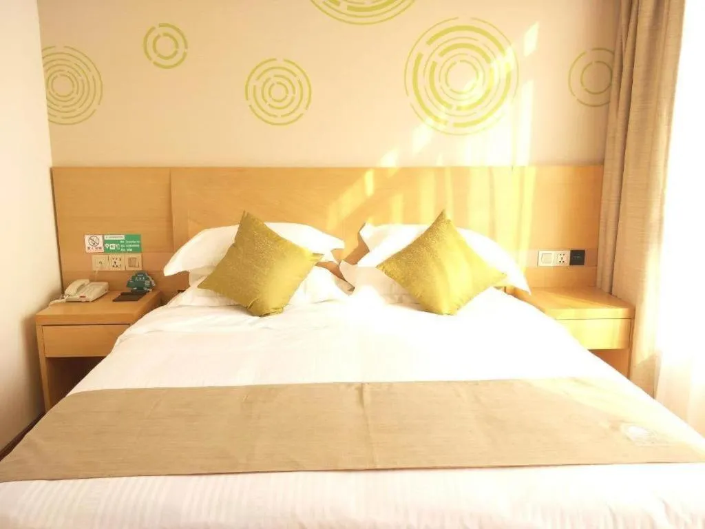 Bed in GreenTree Inn Huainan Shou County Zijin Road Express Hotel