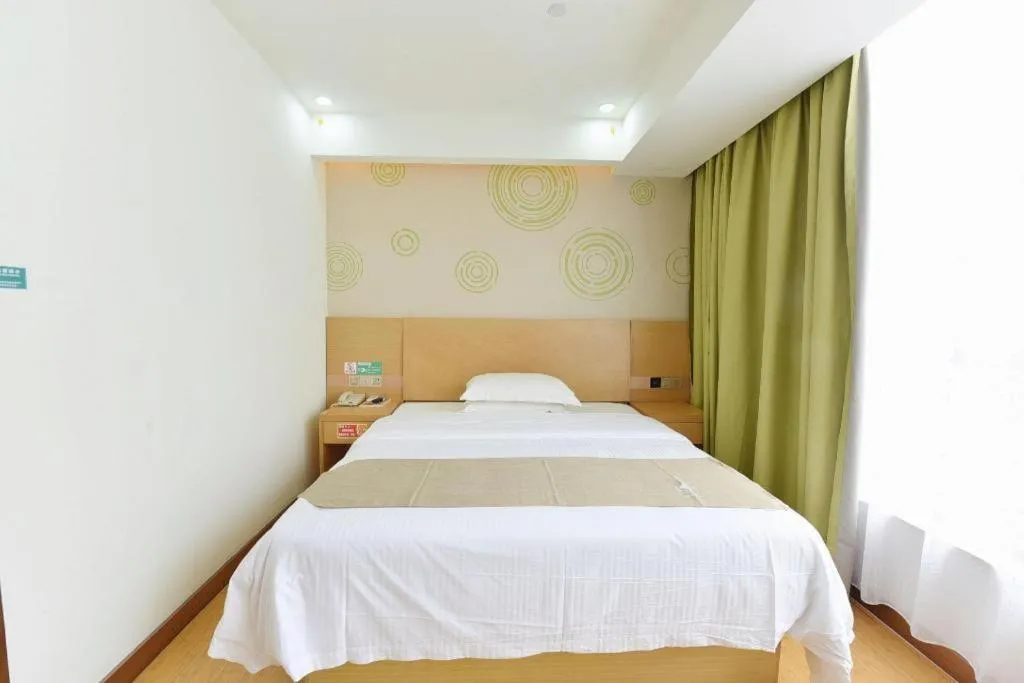 Bed in GreenTree Inn Huainan Shou County Zijin Road Express Hotel