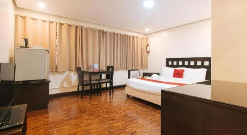 Bed in Greenbelt Makati - Vaccinated Staff