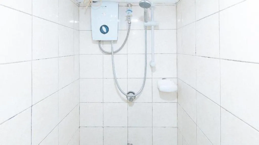 Greenbelt Makati - Vaccinated Staff