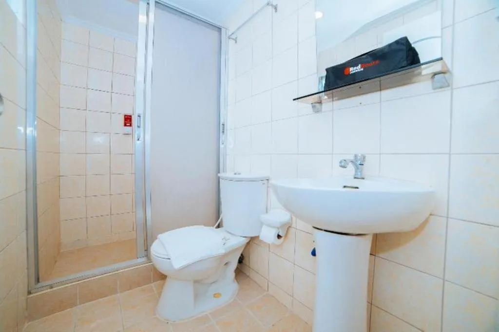 Greenbelt Makati - Vaccinated Staff