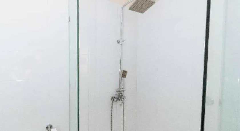 Greenbelt Makati - Vaccinated Staff