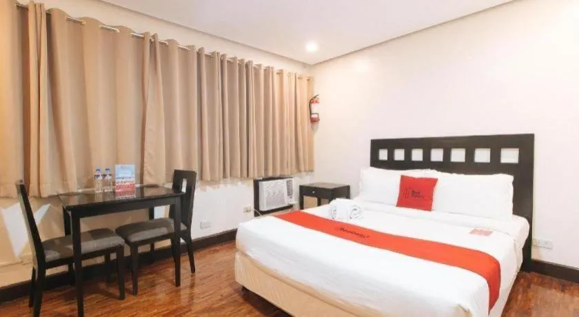 Bed in Greenbelt Makati - Vaccinated Staff