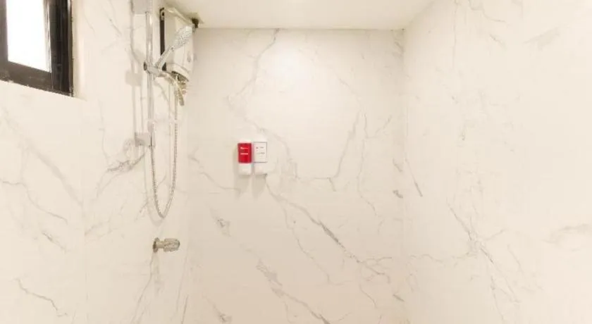 Greenbelt Makati - Vaccinated Staff