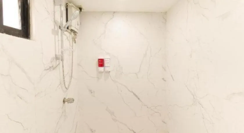 Greenbelt Makati - Vaccinated Staff