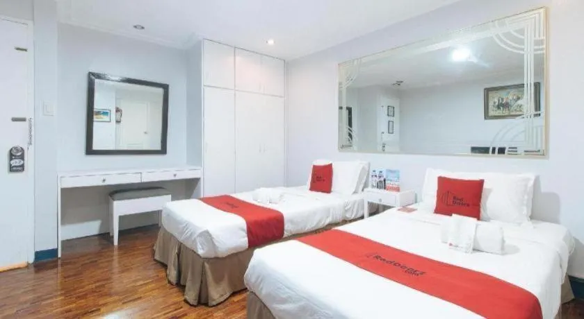 Bed in Greenbelt Makati - Vaccinated Staff