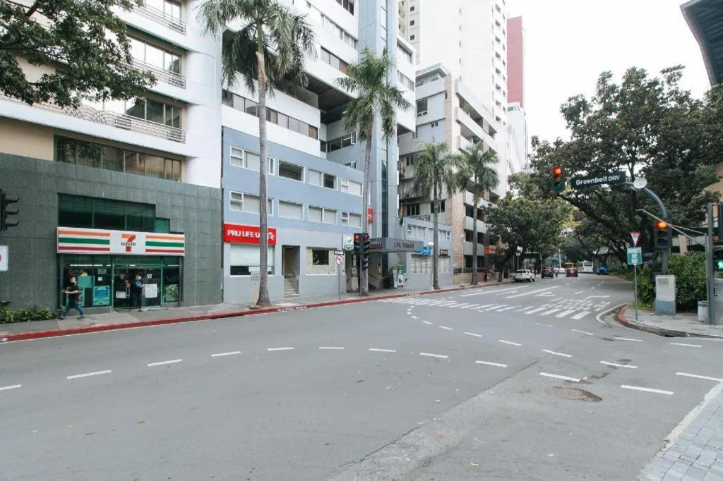 Greenbelt Makati - Vaccinated Staff