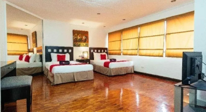 Bed in Greenbelt Makati - Vaccinated Staff