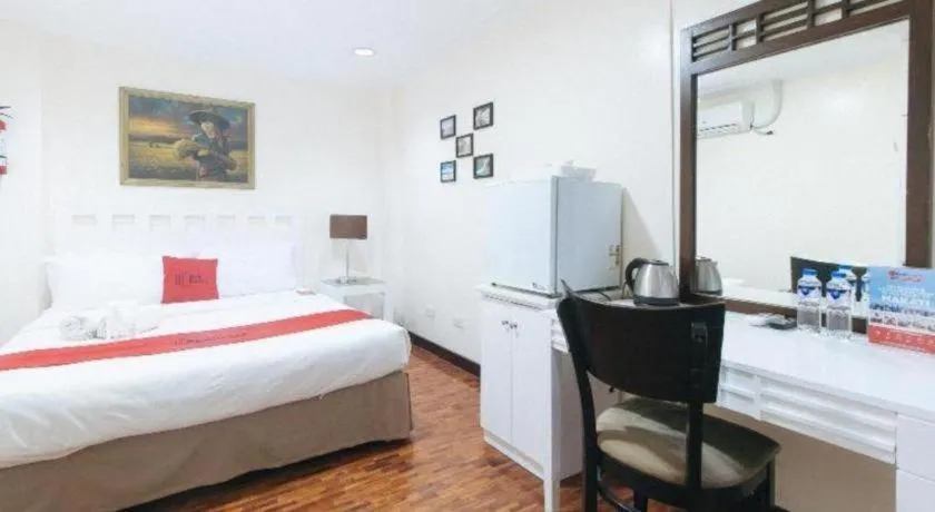 Bed in Greenbelt Makati - Vaccinated Staff