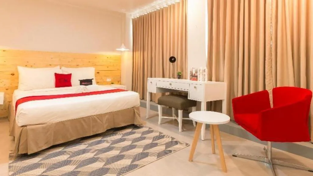 Bed in Greenbelt Makati - Vaccinated Staff