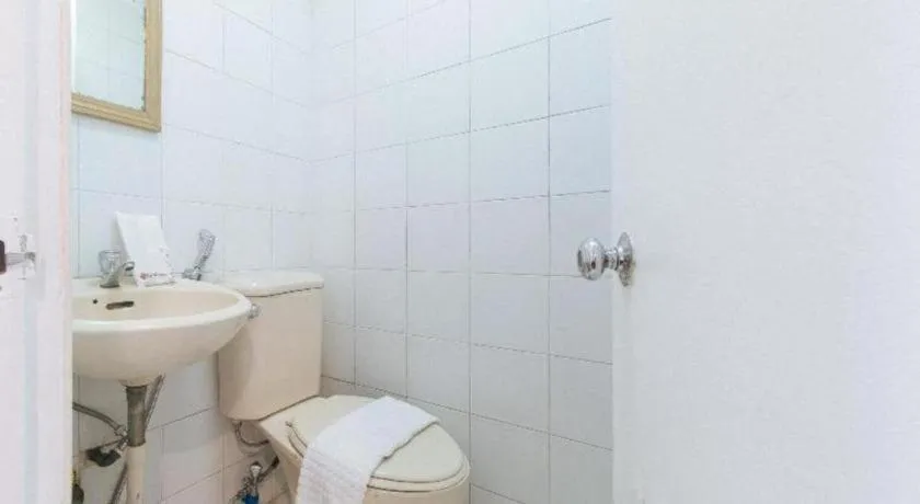 Greenbelt Makati - Vaccinated Staff