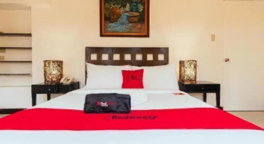 Bed in Greenbelt Makati - Vaccinated Staff