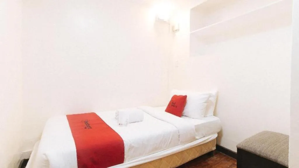 Bed in Greenbelt Makati - Vaccinated Staff