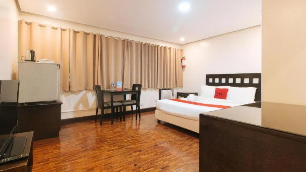 Bed in Greenbelt Makati - Vaccinated Staff