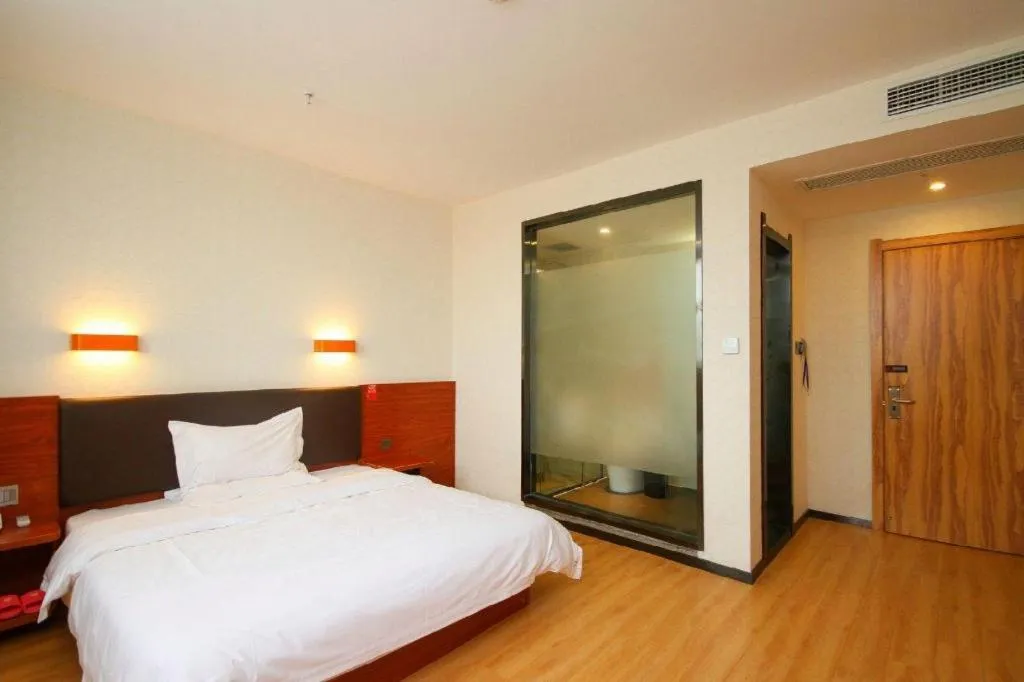 Bed in 7 Days Premium·Guanyun Nanjing West Road Hesheng Plaza
